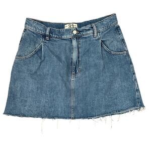 We The Free People Cosmico Flirt Denim Pleated Raw Hem Mini Skirt Rain Wash 31